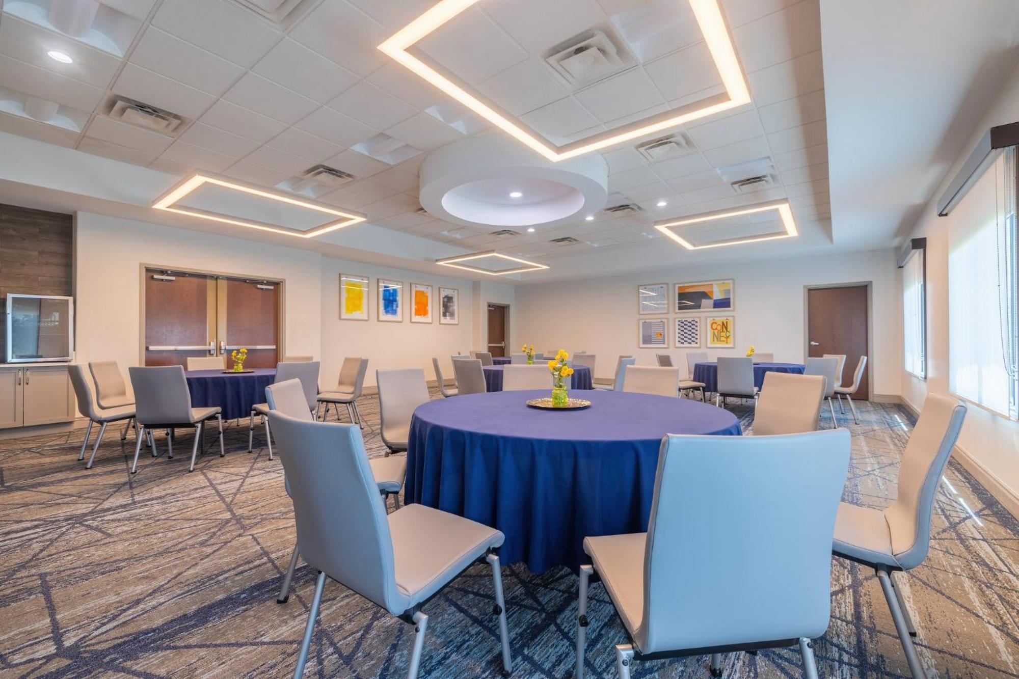 Holiday Inn Express & Suites Kansas City Airport By Ihg Εξωτερικό φωτογραφία