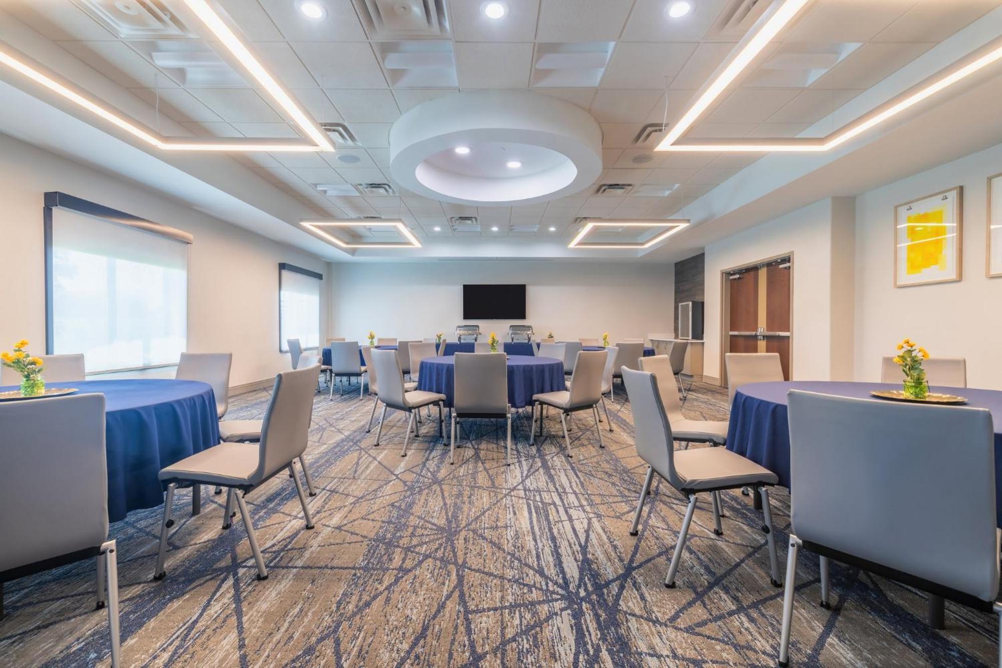 Holiday Inn Express & Suites Kansas City Airport By Ihg Εξωτερικό φωτογραφία