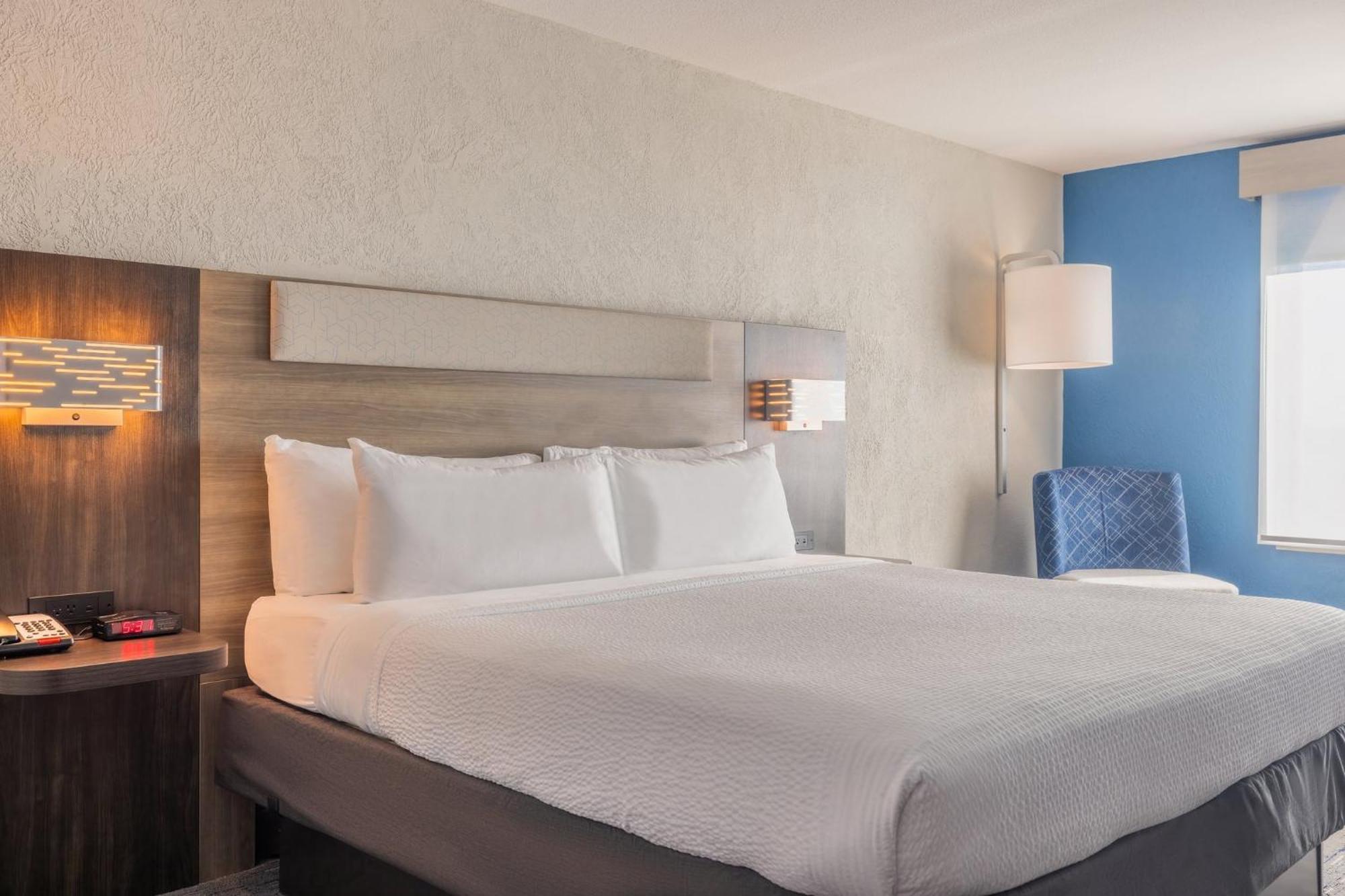 Holiday Inn Express & Suites Kansas City Airport By Ihg Εξωτερικό φωτογραφία