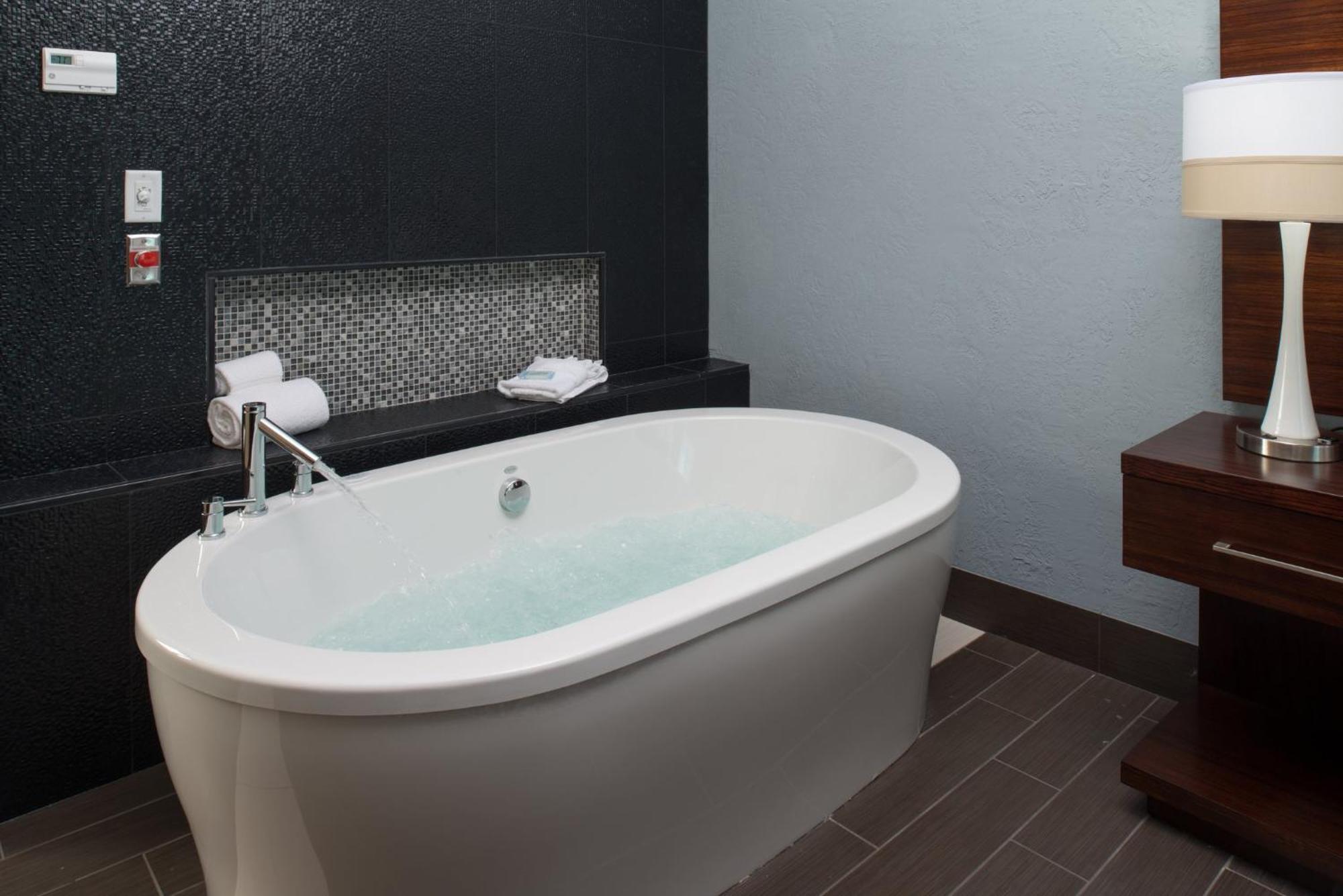 Holiday Inn Express & Suites Kansas City Airport By Ihg Εξωτερικό φωτογραφία